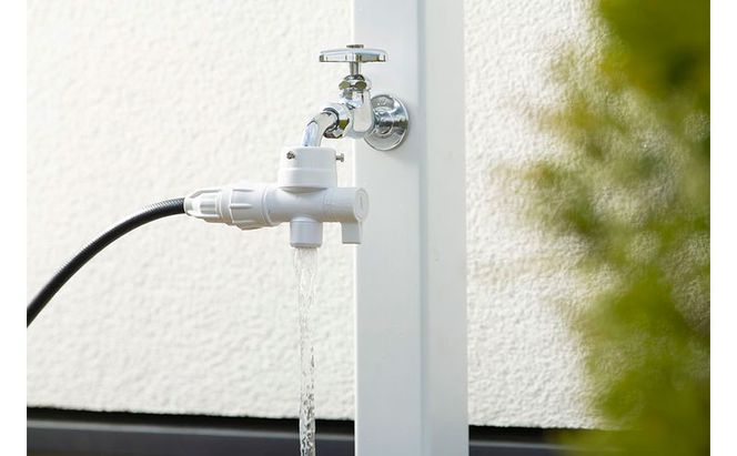 フルカバーホースリール スリムHG 15M FSHG-15 ホワイト ホース ホースリール スリム 散水ホース 水まきホース 15m フルカバー カバー付き 水やり 水撒き 散水 ガーデニング 家庭菜園 洗車 掃除 アイリスオーヤマ  新生活