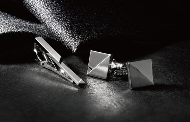 G2835 ジオメトリック・スクエアカフス ブラックシルバー