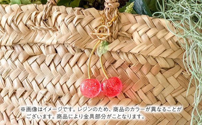 さくらんぼ バッグチャーム　グラデーションピンク アクセサリー ハンドメイド レジン 愛西市 / Momo’s 工房[AECR024]