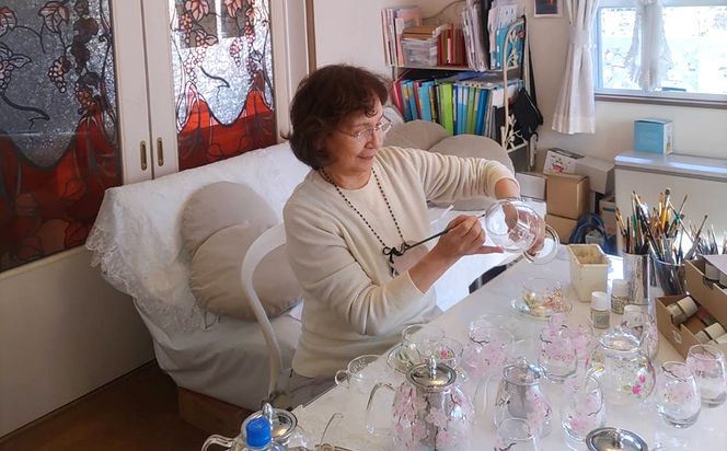 【絵付け手描き】ランプティーポット (1個) 、カップ＆ソーサー (2客) 3点セット 「小桜」 筒井啓子作 | ティーセット 耐熱ガラス 硝子 食器 おしゃれ 一点もの
