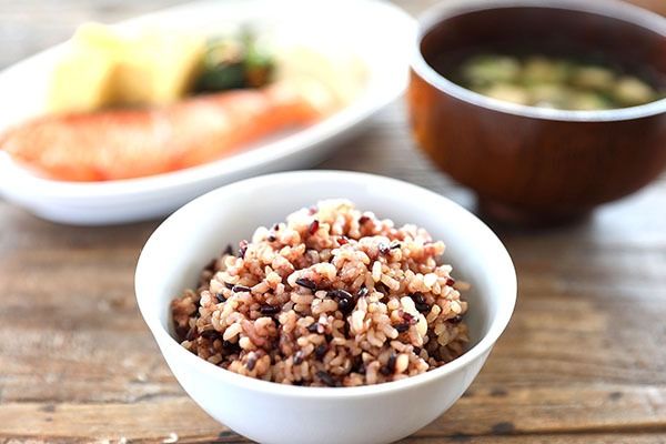 雪若丸 特別栽培玄米 パックごはん 160g×24個 有機黒米入 健康 ダイエット 備蓄 保存食 防災 簡単レンジ 温めるだけ 湯煎調理 レトルト ごはん ライス 玄米