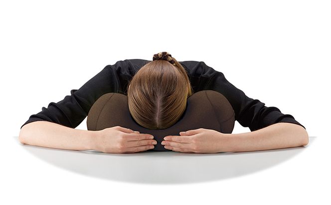 昼寝 枕 MOGU モグ プレミアム ホールピロー 昼寝枕 お昼寝枕 仮眠枕 腕枕 仮眠 グッズ 顔まくら オフィス デスク 机 うつぶせ まくら フェイスマット 腰当て クッション ビーズクッション 寝具 日用品 雑貨 mogu 兵庫県 兵庫 