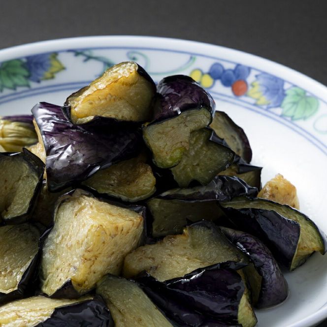 揚げナス 600ｇ【乱切り】海洋深層水仕込みのナス使用 カット済 揚げなす 野菜 やさい ナス なす 茄子 生産量日本一 高知 室戸 惣菜 便利 用途 豊富 カット野菜 調理 ハウス栽培 小分け 5000