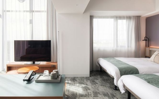 レフ沖縄アリーナ by ベッセルホテルズ ジュニアスイートルーム 1泊2日 宿泊券 (1〜3名様/朝食付き) 宿泊利用券 沖縄旅行 ホテル チケット ギフト 沖縄市 / 株式会社すこやかホールディングス[BCAP005]