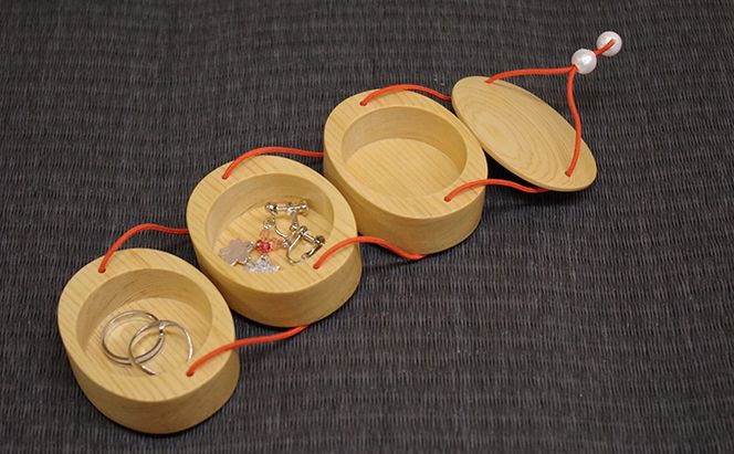 おとも箱 指物益田 小物入れ 薬入れ 薬入れケース アクセサリーケース 収納 薬ケース 小物ケースアクセサリー入れ 持ち運び 携帯用 木製 民芸品 工芸品 伝統工芸品 コンパクト 日用品 雑貨 東京 東京都 墨田区