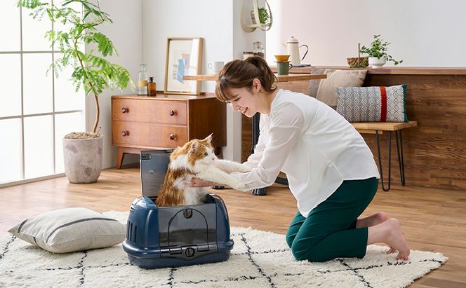 ペットハウス&キャリー ネイビー P-HC480 アイリスオーヤマ ペット用品 ペットグッズ ペットキャリーバッグ 猫 小型犬 おうち 出し入れラク 車 移動 シートベルト固定 給水ボトル 