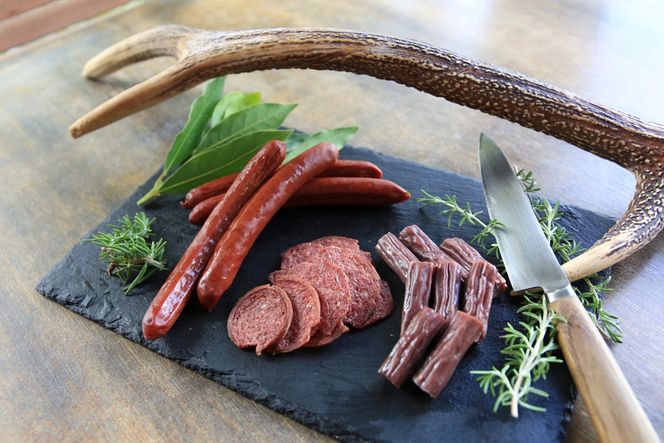 京丹後産鹿肉ジビエエントリーセット（ソーセージ3種8点）　NI00020