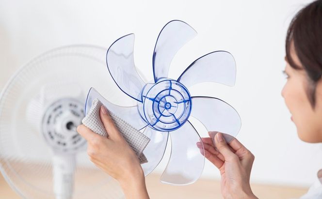 扇風機 DCリビング扇 フルリモコン式 LFD-307L-W ホワイト DCモーター アイリスオーヤマ リモコン付き リビング タイマー付き 左右首振り 風量調整 節電 パワフル シンプル おしゃれ 省エネ リビング扇風機 dc扇風機 DC リビングファン