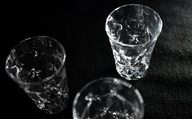 水面　タンブラー（1脚）〈ガラス タンブラー コップ おしゃれ 工芸品 食器 日用品〉 