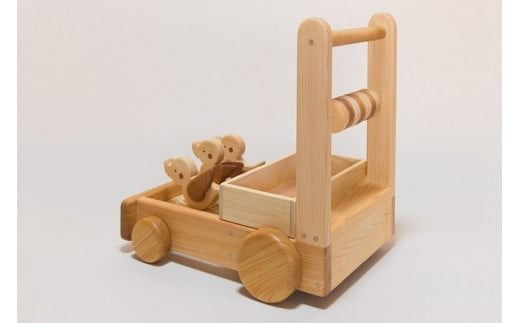 木のおもちゃ ピヨピヨておしぐるま 手押し車 木製 知育玩具 男の子 女の子 ギフト プレゼント 贈り物 出産祝い 誕生日祝い 赤ちゃん 幼児 ベビー かわいい 名入れ可能 日本製 手作り てづくり 山のくじら舎 1歳 つかまり立ち 歩行練習 木製玩具 ヒノキ 広葉樹 高知県産 W380mm D320mm H410mm セット内容 1個 安芸市 高知県