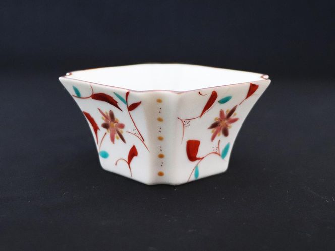 九谷焼　 2.5号小鉢揃　花唐草　a01 食器 キッチン雑貨 キッチンアイテム 雑貨 小物 お皿 小皿 食卓 テーブルコーディネート 