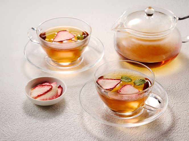 ドライフルーツ イチゴ 30g(15g×2袋) ［175R03］ 30g 砂糖不使用 甘味 乾燥 スライス ヨーグルト アイスクリーム お菓子 おやつ トッピング お菓子作り 保存に便利 チャック付き 紅茶 愛知県 小牧市 送料無料