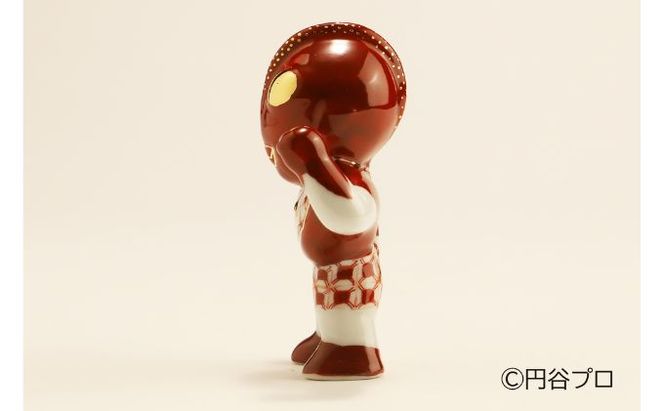 九谷焼　ウルトラマン　赤絵 工芸品 焼き物 キャラクター キャラ ヒーロー アニメ インテリア 置き物 雑貨 シリーズもの テレビアニメ ウルトラマンシリーズ 