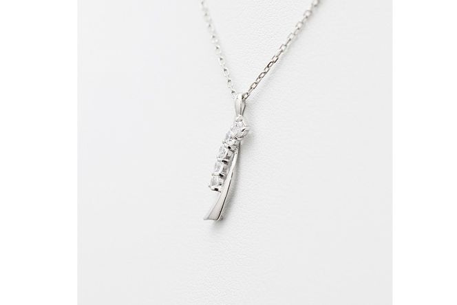 ネックレス プラチナ PT900 ダイヤモンド 0.2ct リボン モチーフ レディース ペンダント【f132-pt】 [株式会社オーダーメイドジュエリーメイ 山梨県 韮崎市 20742943] アクセサリー ジュエリー アクセ