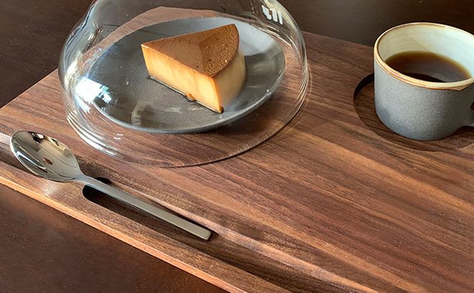 LINDO Multi Tray マルチトレイ キッチン 配膳 用品 グッズ ナチュラル 工房 自然 ウォールナット 無垢材 職人 手作業 箸 カップ スプーン 配置 朝食 ティータイム おやつ 
