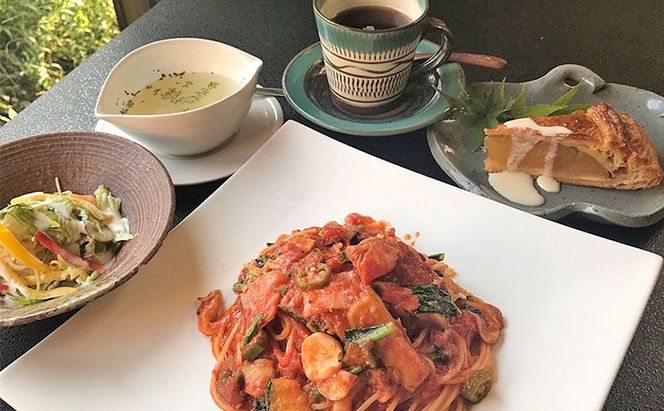 お食事券 林檎と葡萄の樹とりんご庵共通の「お食事券」12000円分（3000円×4枚）券 チケット 飲食 スイーツ パスタ ピザ