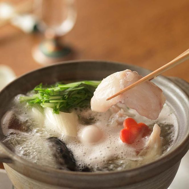 平日限定 山中温泉 花紫 スイートルーム 1泊 ペア宿泊券 ＜料理長おまかせ懐石＞ 1泊2食付 平日 半露天風呂 サウナ ペア 2名 宿泊券 食事付き 旅館 ホテル 旅行 観光 復興 震災 コロナ 能登半島地震復興支援 北陸新幹線 F6P-2889