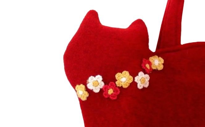 お花モチーフネコバッグ＊カーディナルレッドB ファッション かばん 手編みトートバッグ 花飾り 厚み 崩れにくい 生地 上品 差し色 入れ口小さめ かわいい おしゃれ 