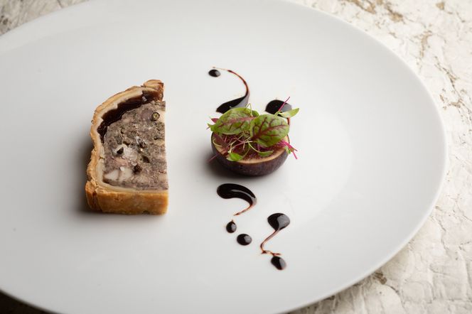 【ホテルグランヴィア京都／15階 ビュー&ダイニング コトシエール】レストランペアチケット(ランチ・ディナー共通)［ 京都駅直結 人気ホテル フレンチ・イタリアン 食事券 ホテル最上階 京都の街並みを一望 コース料理 2名様分 人気 おすすめ 食事 グルメ 旅行 観光 ホテル ふるさと納税 ］ 261009_A-LA111