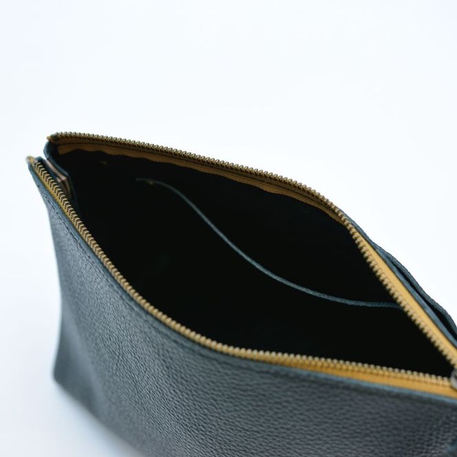 益子の革工房maharoのショルダーポーチ　ワイド（M）ブラック｜栃木県 益子町 ふるさと納税 ショルダーポーチ ワイド 牛革 手作り（AX136）