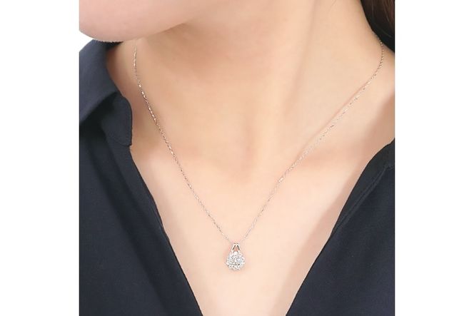 ネックレス プラチナ PT900 ダイヤモンド 0.35ct 取り巻き フラワー ペンダント 【f218-pt】 [オーダーメイドジュエリーメイ 山梨県 韮崎市 20745463] アクセサリー アクセ レディースアクセサリー レディース ジュエリー ダイヤ 宝石 かわいい チェーン