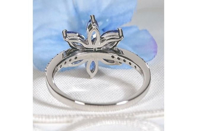 指輪 プラチナ Pt900 タンザナイト マーキス フラワー ダイヤモンド 0.17ct レディース 5〜16号 花 カラーストーン 誕生石 ジュエリー 【 f301-ta-pt 】 [オーダーメイドジュエリーメイ 山梨県 韮崎市 20745621] リング 大人ジュエリー プラチナリング デザインリング