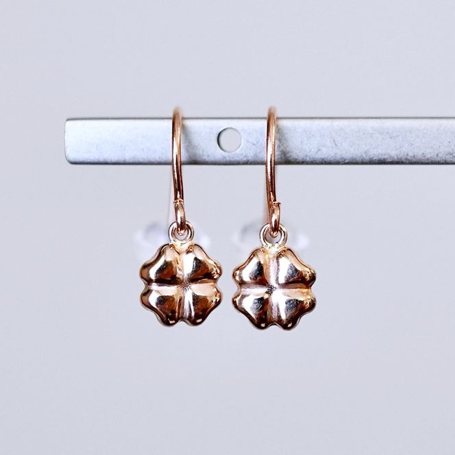 K18PG(18金) ローズゴールド 地金 クローバー ピアス フックタイプ シンプル 幸運 希望 幸福 愛情 健康 保証書付 KO-0069 242-027-c