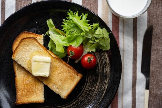 切れてる 雪印 北海道 バター（10g×10個入）×5個【 乳製品 バター 雪印 朝食 ギフト　料理用 キャンプ 標茶町 北海道 】 016641_AX004