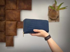 【極上】クロコダイルラウンドファスナー長財布 アイリスブルー 304018_AX21