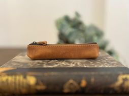 革職人が作る　本革ペンケースS　【キャメル】 304018_AX22VC02