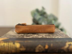 革職人が作る　本革ペンケースS　【キャメル】 304018_AX22VC02