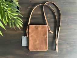 革職人が作る　本革サコッシュS　【キャメル】 304018_AX23VC02