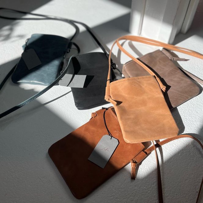 革職人が作る　本革サコッシュS　【ブラック】 304018_AX23VC05