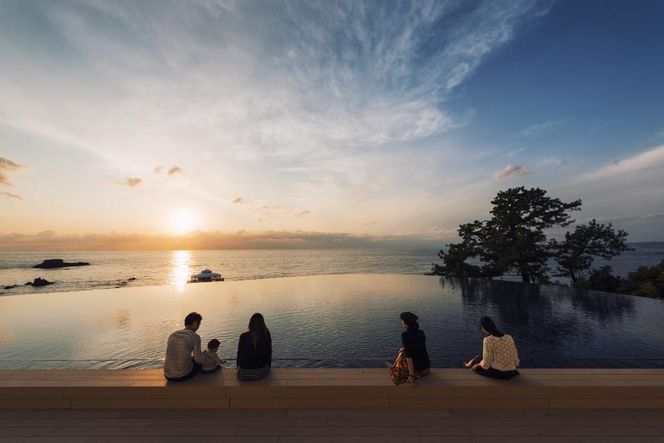 【SHIRAHAMA KEY TERRACE ホテルシーモア】平休日1泊2食付ペア宿泊券《デラックスルーム和洋室》 304018_JTBG005