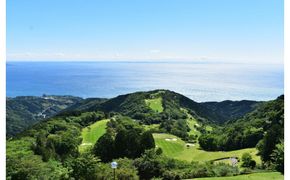 『都心から一番近い天空のゴルフコース小田原城カントリー倶楽部 1組4名様土日祝プレー券』 142069_AN004