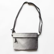 【伊と幸】《白生地の老舗が贈る》正絹染めKIMONOサコッシュ（ぼかし染め・銀鼠ぼかし） 261009_B-AZ24