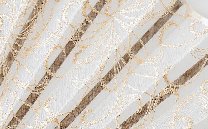 【伊と幸】《白生地の老舗が贈る》透扇子（糸菊尽し/金糸） 261009_B-AZ32