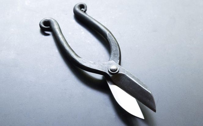 【金高刃物老舗】花鋏 黒打ち（五寸五分） 261009_B-BA11