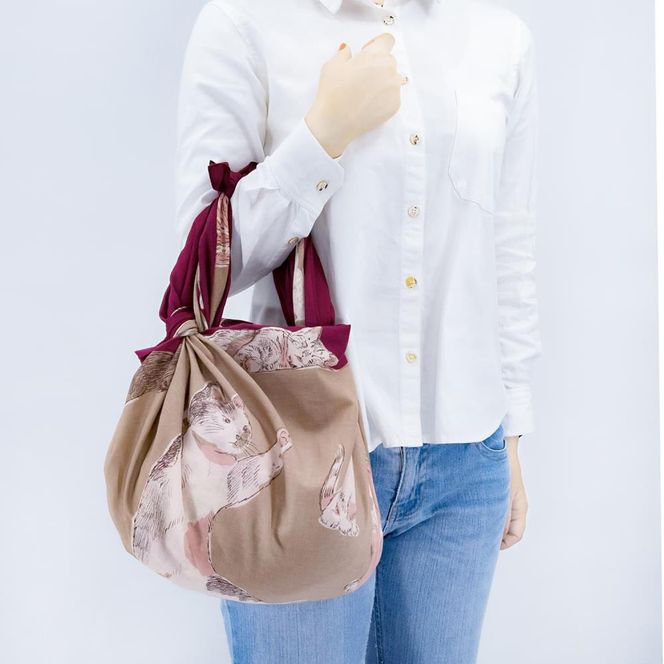 【三陽商事】浅山美里97cm風呂敷(CATS)［ 京都 風呂敷 ふろしき 大判 薄手 綿100％ 猫 ねこ ネコ バッグ 人気 おすすめ エコ おしゃれ 収納 お弁当 和柄 お取り寄せ 通販 送料無料 ふるさと納税 ］ 261009_B-BY32