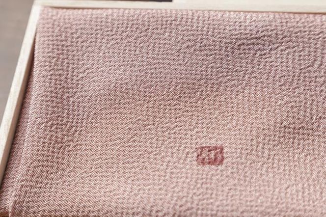 【宮井】正絹ふろしき　四季の色（鼠砂）約45cm幅　桐箱入り 261009_B-KA08