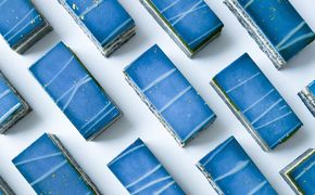 【ウサギノネドコ】鉱物スイーツ ラピスラズリのオペラ 261009_B-RZ01