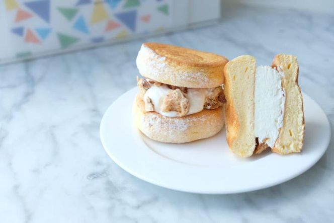 【ライオンカフェ】ふわふわパンケーキサンド10個入り 261009_B-SC01