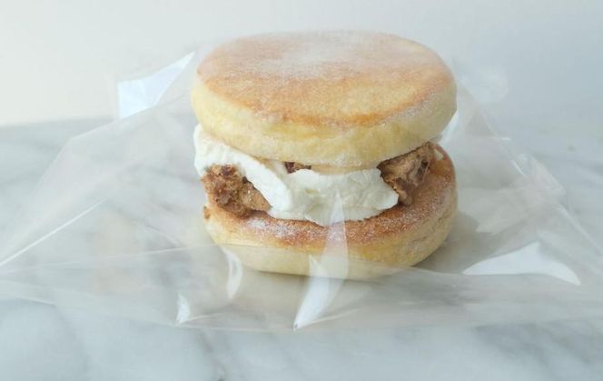 【ライオンカフェ】ふわふわパンケーキサンド10個入り 261009_B-SC01