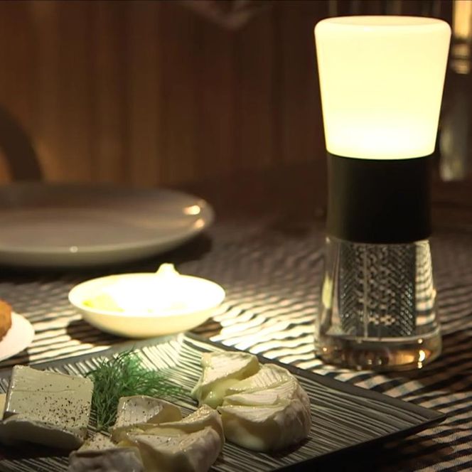 【世界初の全方位受光ソーラー】スフェラーランタン（砂時計型のソーラーランタン）＜ウォールナット＞［ 京都 世界初 太陽電池 スフェラ―パワー ランプ アウトドア キャンプ  災害用 電気 間接照明 照明 ふるさと おしゃれ かっこいい 京都 通販 送料無料 ふるさと納税 ］ 261009_B-TM08