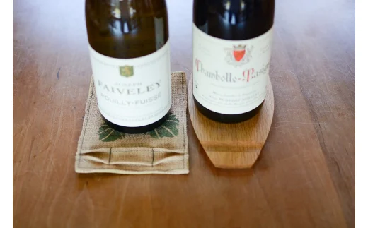 ＜ワインボトル・コースター2枚セット(木製、手染め綿麻素材 白各1枚)＞ K15_0002_1