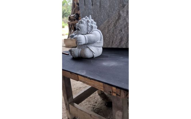 庵治石「鬼っこ」どん太 372013_GH019