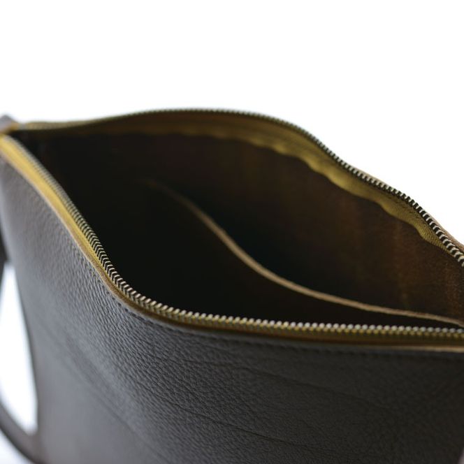 益子の革工房maharoのショルダーポーチ ワイド（L）キャメルブラウン｜栃木県 益子町 ふるさと納税 ショルダーバッグ バッグ 牛革 手作り (AX110-1)