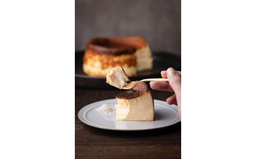 「メゾン　フジヤ」のガトーフロマージュ（１２㎝）_HD080-006