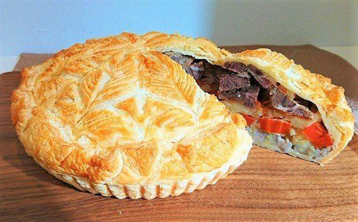 牛ほほ肉と根野菜のパイ包み 根菜 パイ 洋食 無添加 人参 レンコン ジャガイモ 牛肉　H080-061