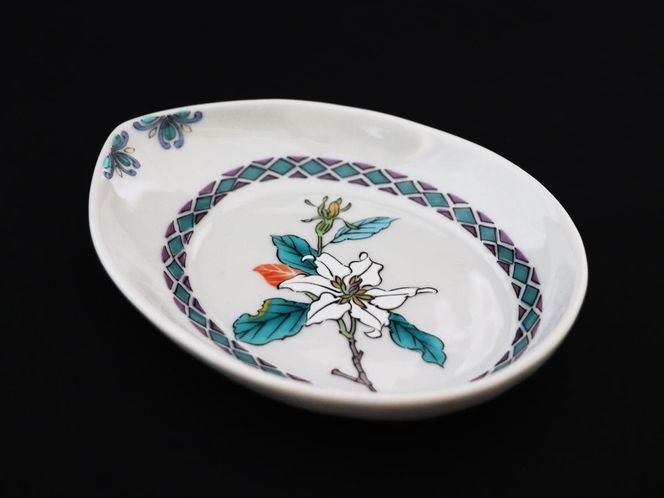 九谷焼　4.8号皿揃　草花絵変り （5枚セット）a01 食器 キッチン雑貨 キッチンアイテム 雑貨 小物 お皿 丸皿 食卓 テーブルコーディネート 